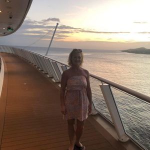 Meet your Posher, Elaine